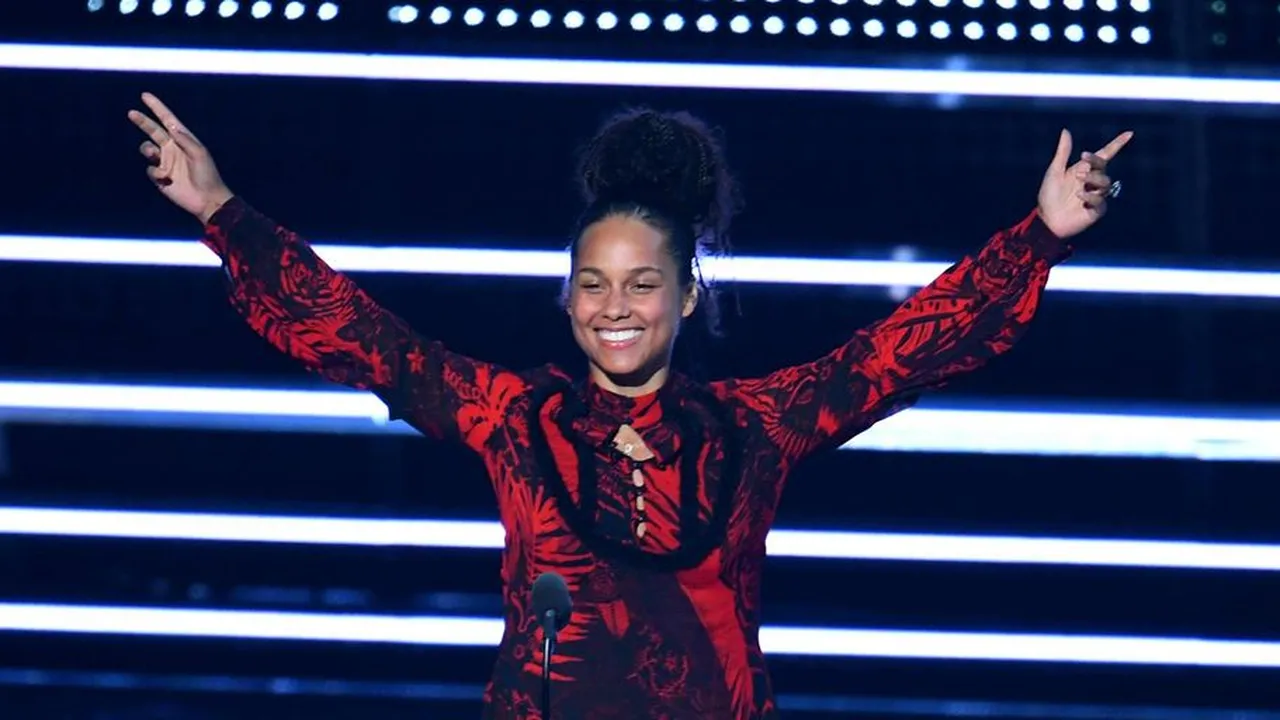 Alicia Keys Jadi Host Wanita Pertama Grammy Sejak 14 Tahun