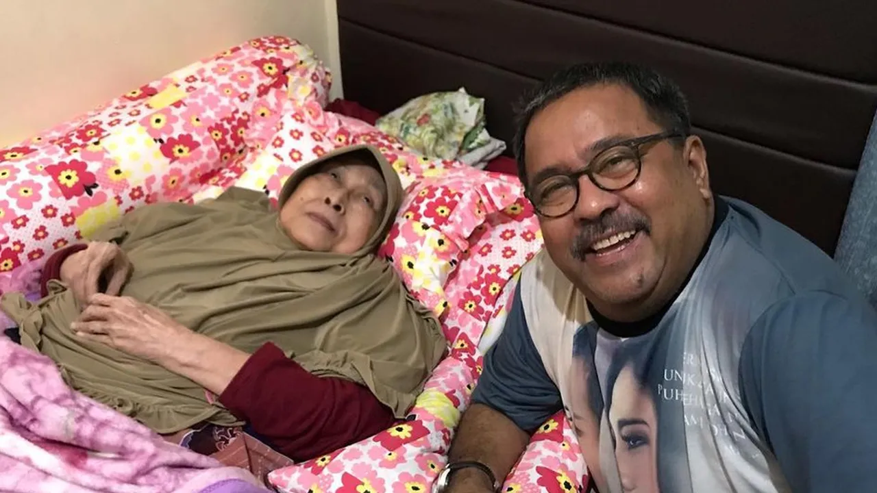 Aminah Cendrakasih Meninggal Dunia, Rano Karno dan Suty Karno Berduka
