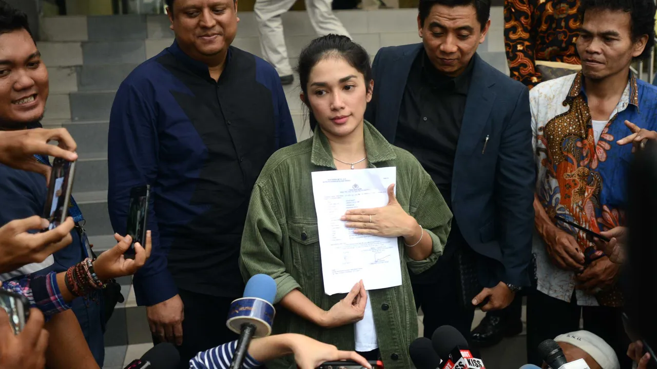 Anak Dirundung Haters, Ussy Sulistiawaty Larang Buah Hatinya Punya Instagram Anak Dirundung Haters, Ussy Sulistiawaty Larang Buah Hatinya Punya Instagram