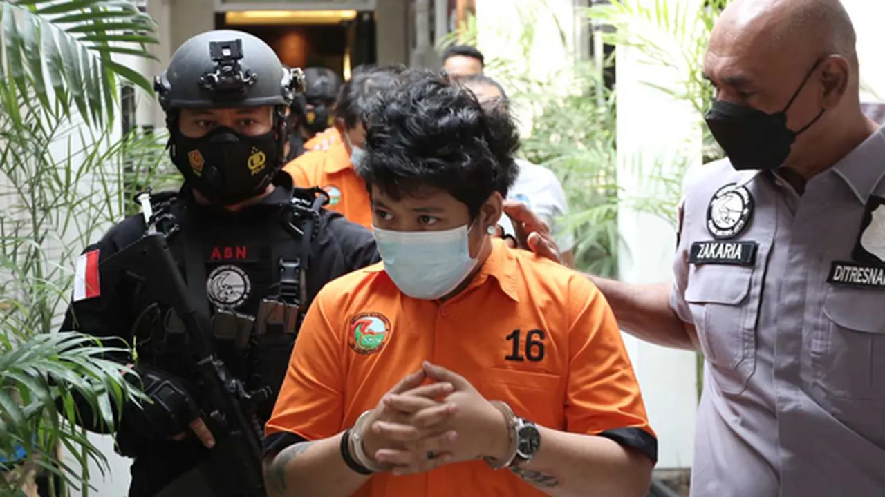 Anak Ditangkap Terkait Kasus Narkoba, Rita Sugiarto Jatuh Sakit?