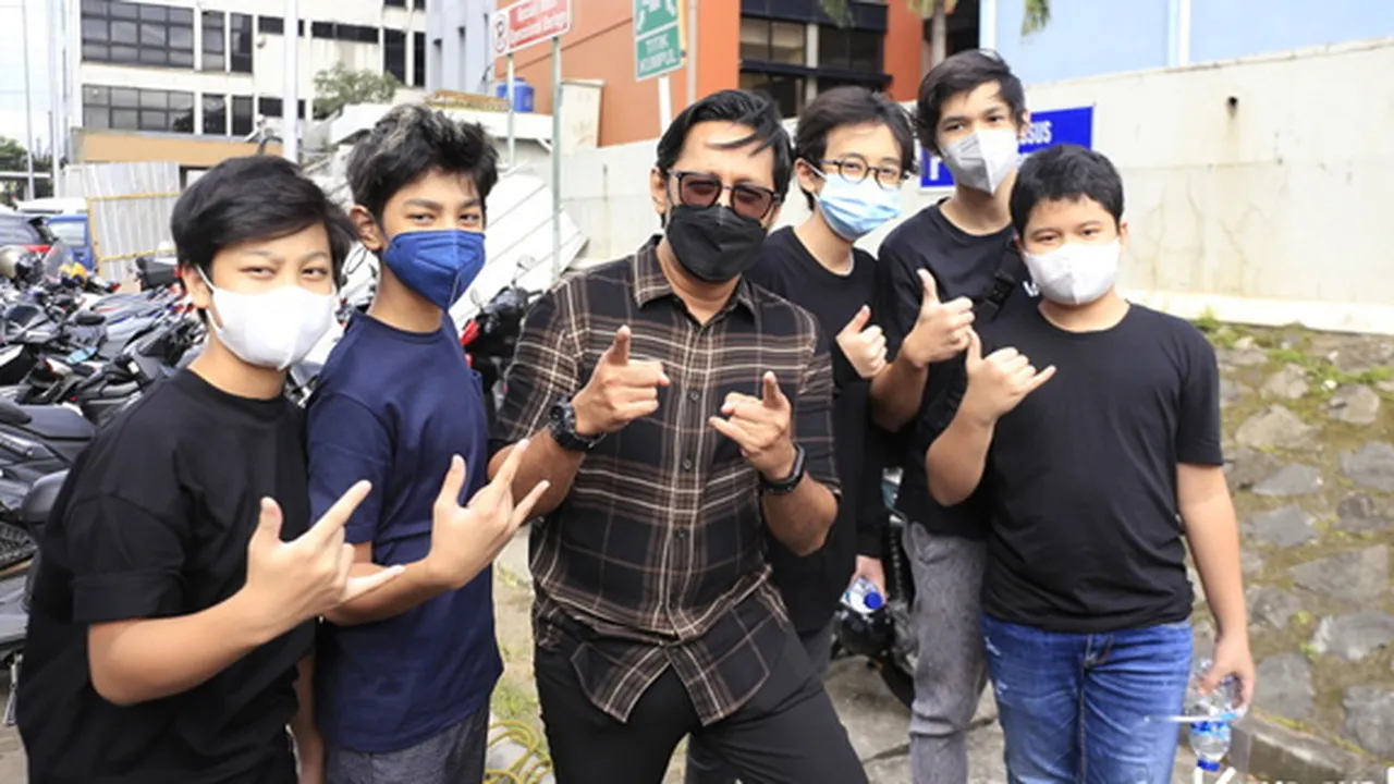 Anaknya Bikin Band Punk Rock 'Addade', Andre Taulany Nggak Tahu Anaknya Bikin Band Punk Rock 'Addade', Andre Taulany Nggak Tahu