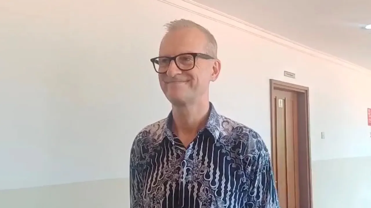 Andrew Trigg Hadiri Sidang Perceraian Tanpa Marissa Anita