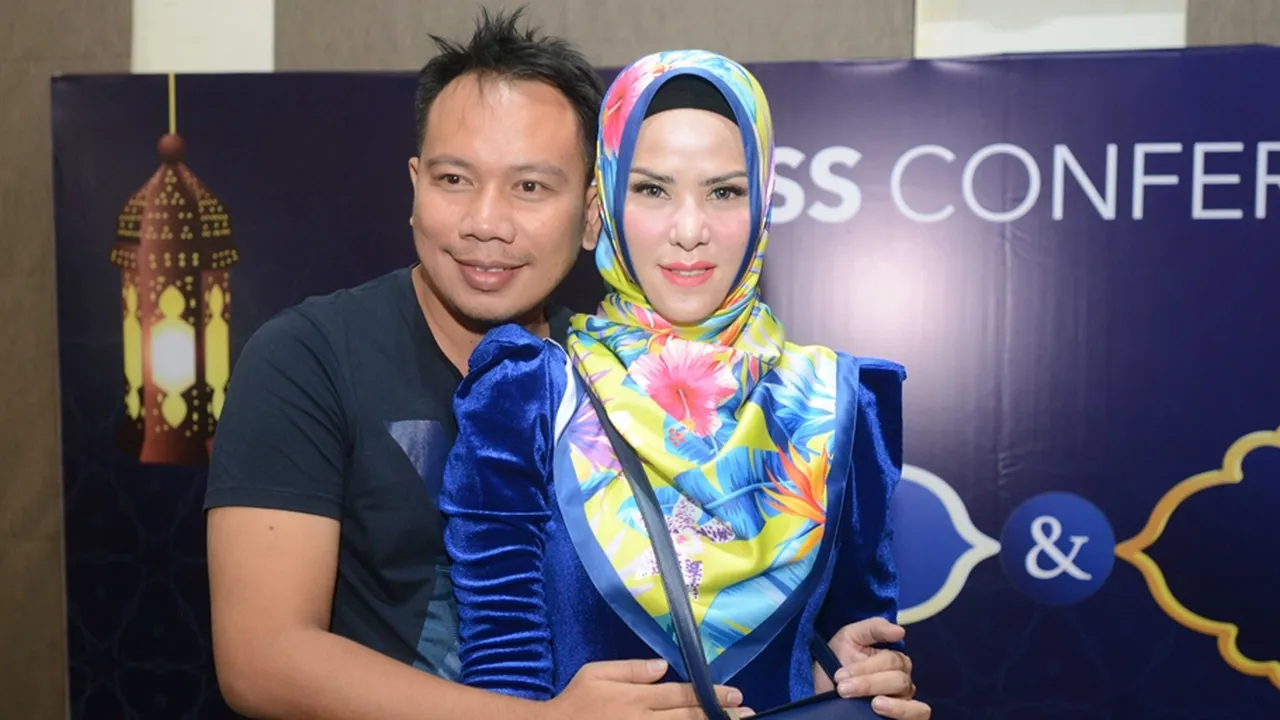 Angel Lelga dan Vicky Prasetyo Kompak Tak Hadiri Sidang Cerai Perdana Angel Lelga dan Vicky Prasetyo Kompak Tak Hadiri Sidang Cerai Perdana
