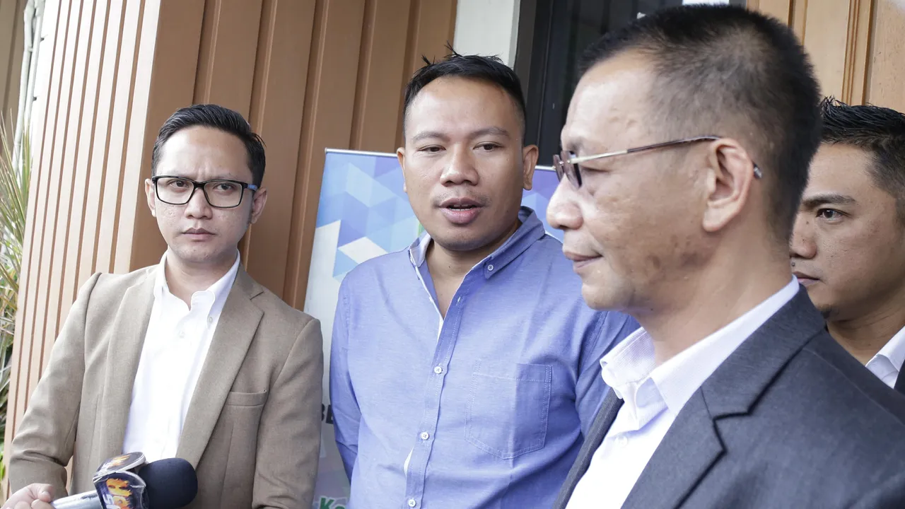 Angel Lelga Membantah Jika Dirinya Sedang Hamil, Ini Pendapat Vicky Prasetyo