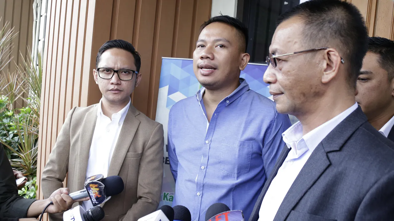 Angel Lelga Tak Datang Dalam Sidang Perceraian, Vicky Prasetyo Kecewa