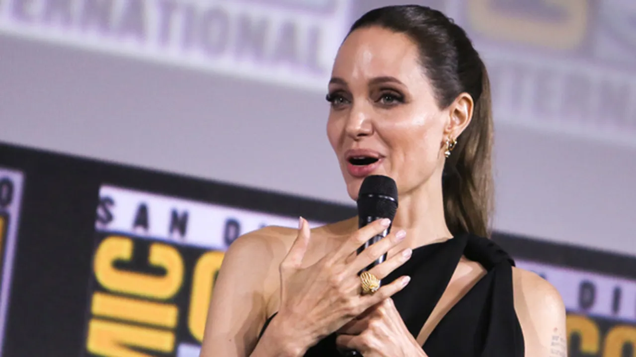 Angelina Jolie Curhat Soal Anak-Anaknya yang Makin Besar