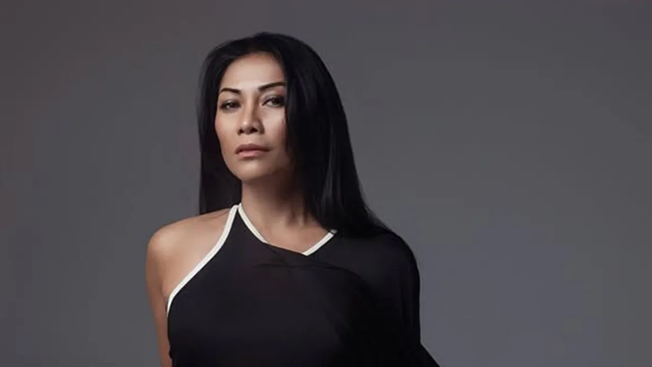 Anggun C Sasmi Bangga Punya Kulit Eksotis Khas Wanita Jawa