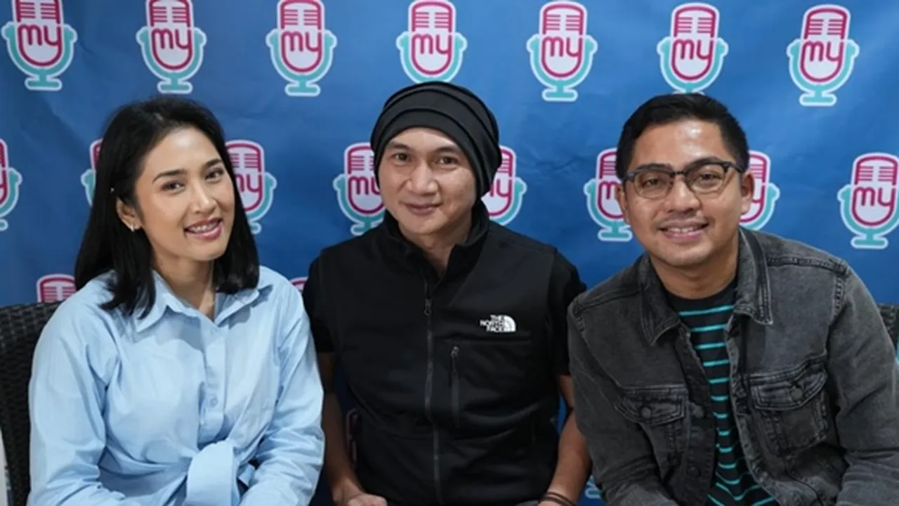 Anji Bikin Istri Menangis Karena Lagu ‘Disiksa Rindu’ Anji Bikin Istri Menangis Karena Lagu ‘Disiksa Rindu’