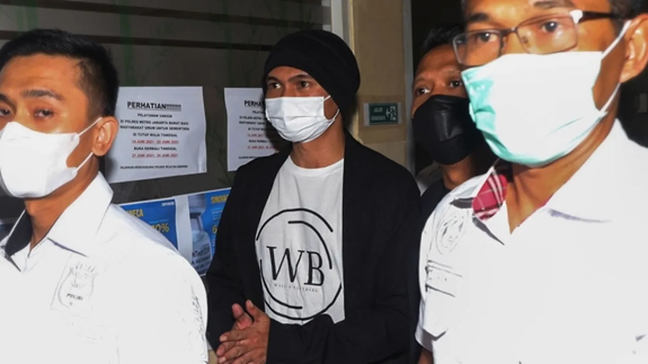 Anji Jalani Tes Kesehatan Usai Ditangkap Karena Narkoba Anji Jalani Tes Kesehatan Usai Ditangkap Karena Narkoba