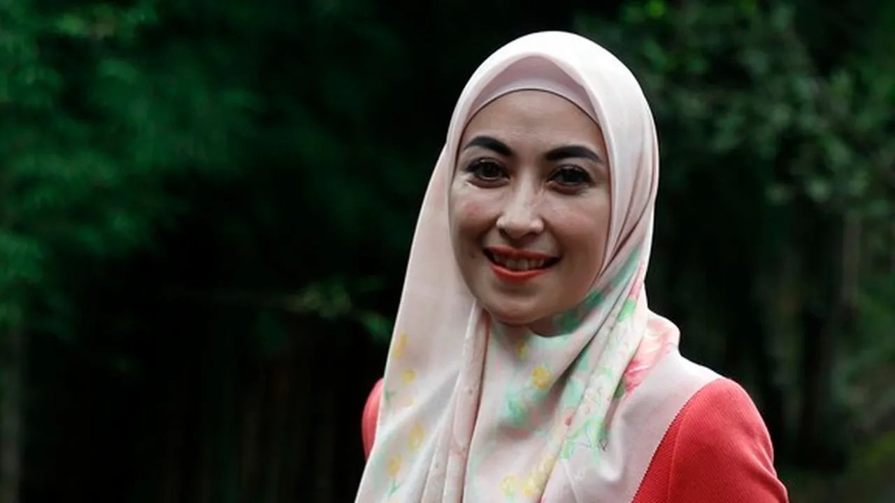 Annisa Trihapsari Kenakan Cadar, Mantap Berubah Penampilan?