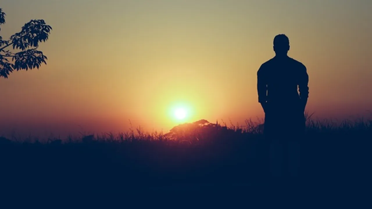 Apa Arti Alone dan Lonely? Ketahui Pula Penggunaannya dalam Kalimat