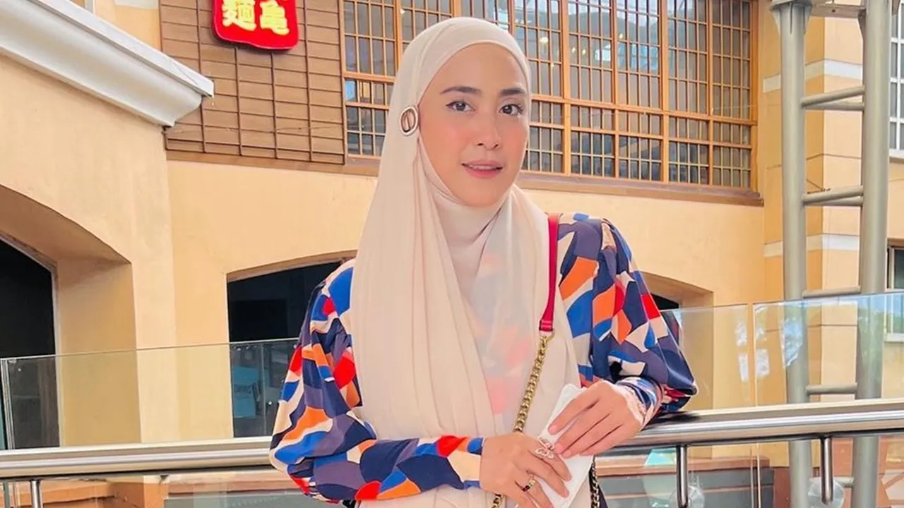 April Jasmine Buka Suara Terkait Tausiahnya di Televisi