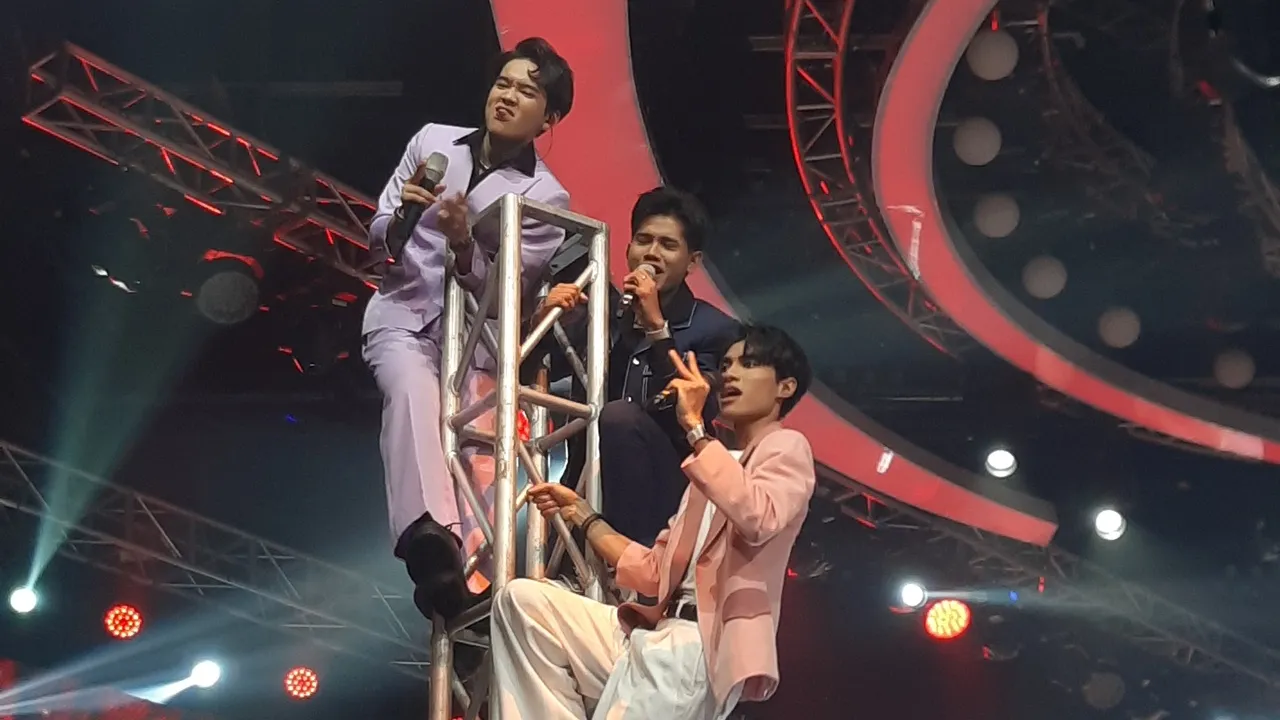 Arbil, Eby dan Valen Manjat Rigging di D'Academy 8, Trio Kakak Kelas Heboh Arbil, Eby dan Valen Manjat Rigging di D'Academy 8, Trio Kakak Kelas Heboh
