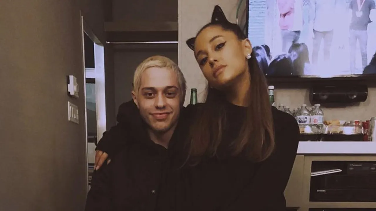 Ariana Grande Ucapkan Selamat Tinggal Pada Internet Pasca Putus
