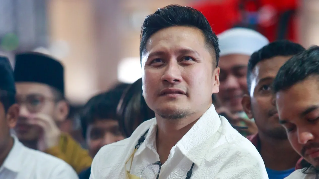 Arie Untung Kenang Ayahnya, Humoris di Rumah dan Selalu Sabar Arie Untung Kenang Ayahnya, Humoris di Rumah dan Selalu Sabar