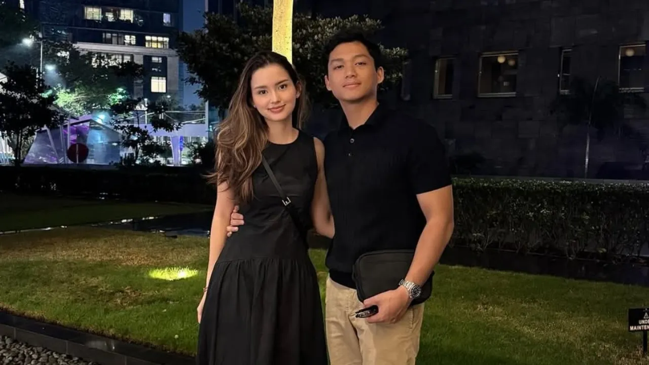 Ariel Hermansyah dan Sarah Menzel Rayakan Anniversary ke-5 Pacaran, Romantis Abis