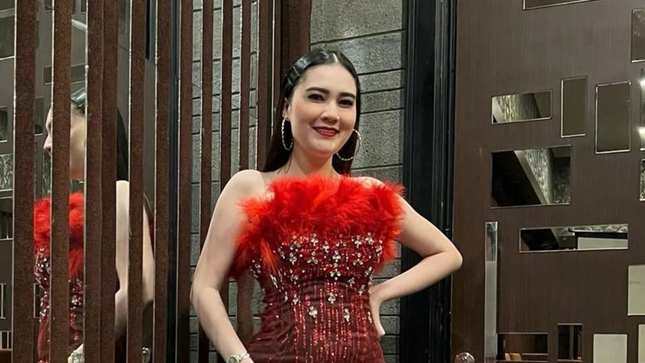 Armada hingga Nella Kharisma Meriahkan Konser '#ILOVERCTI', Sapa Penggemar di Semarang Armada hingga Nella Kharisma Meriahkan Konser '#ILOVERCTI', Sapa Penggemar di Semarang