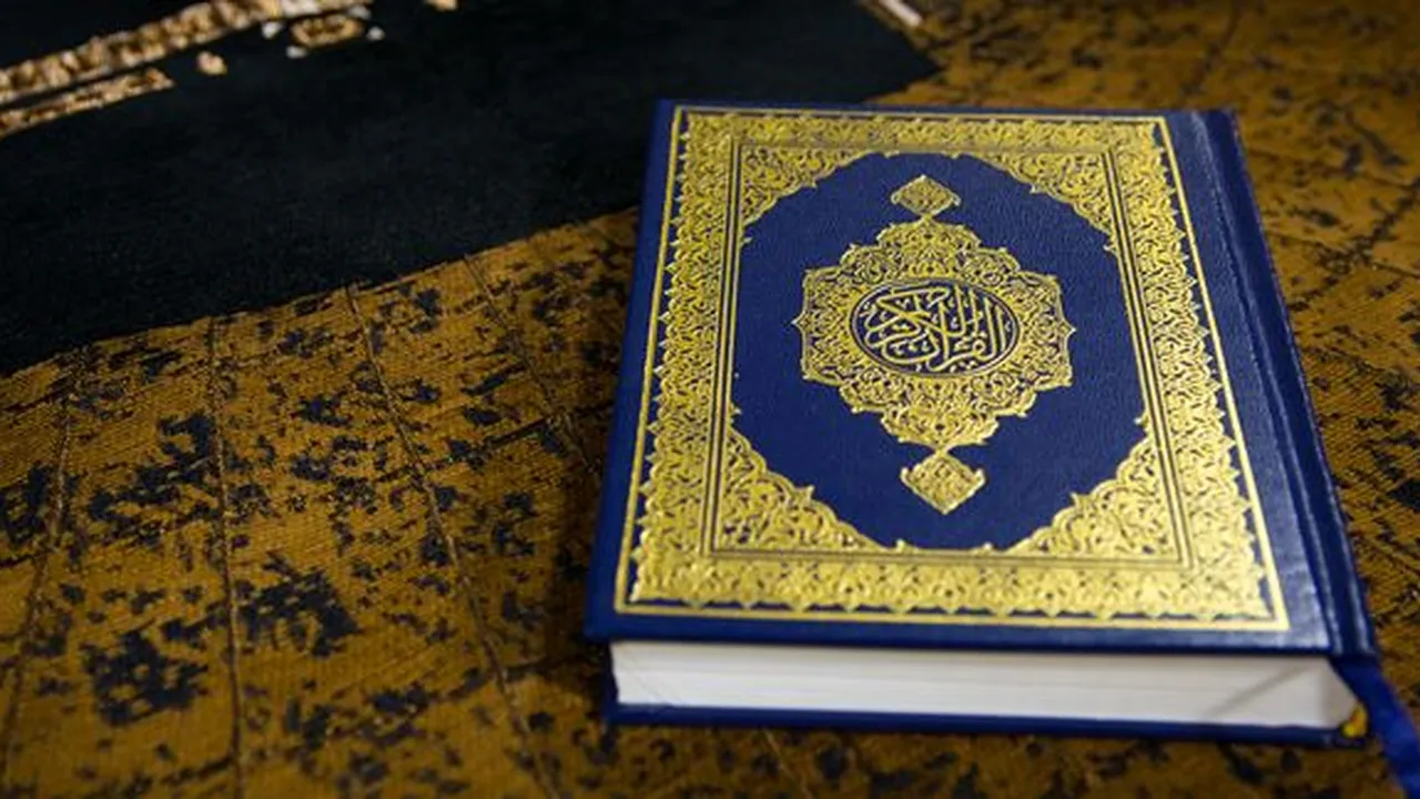 Arti Al Furqan Beserta Ringkasan Pokok Surat dan Keutamaannya