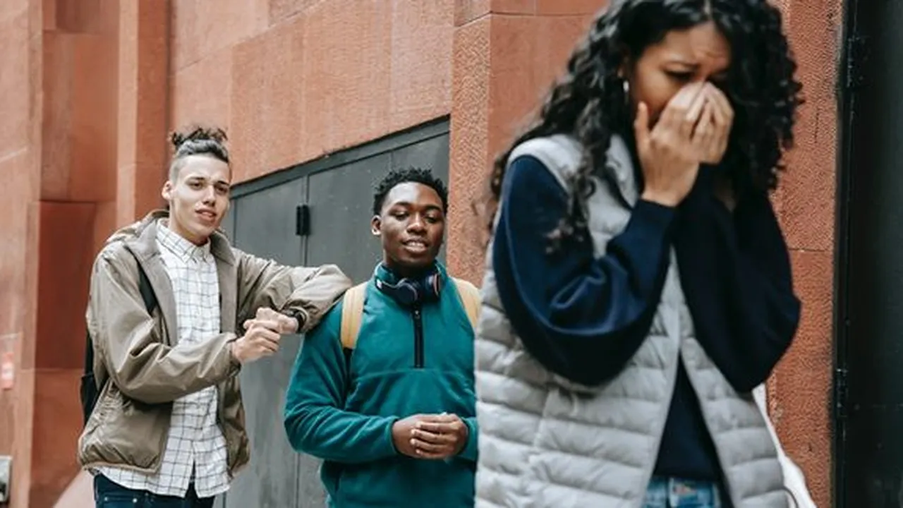 Arti Annoying Adalah Mengganggu, Beserta Contoh Kalimatnya dalam Bahasa Inggris