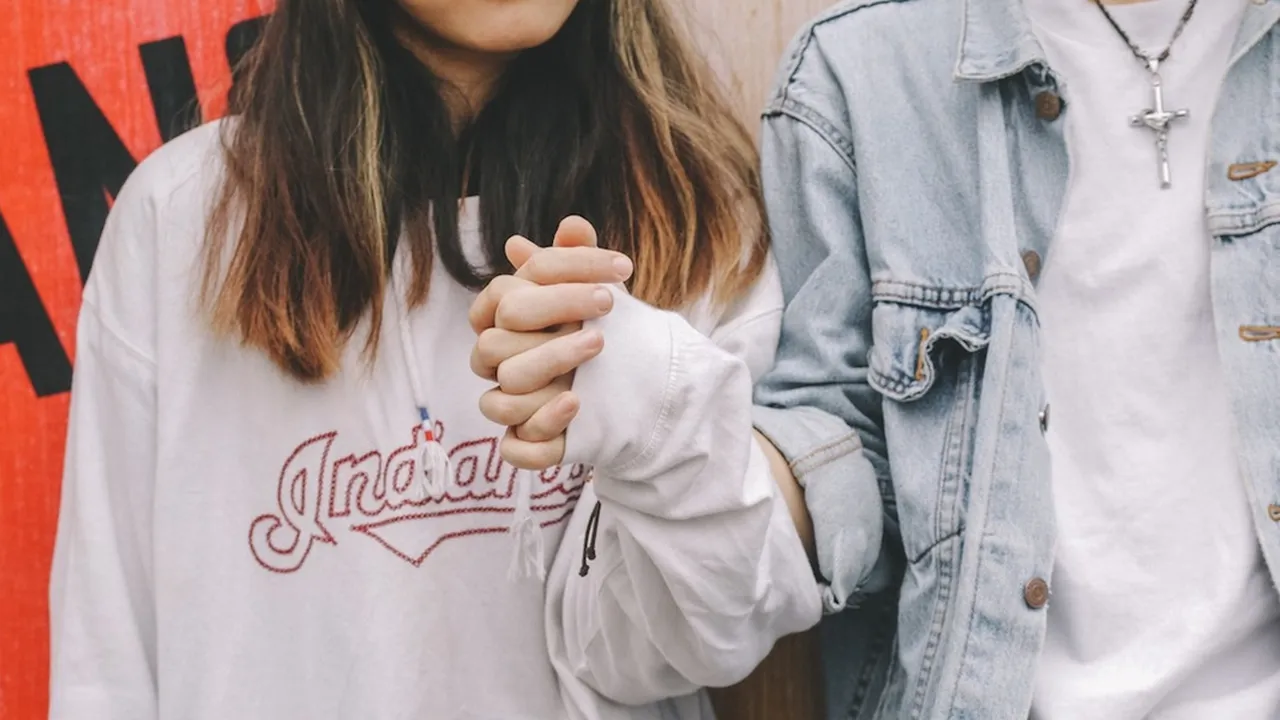 Arti Backstreet dalam Pacaran dan Penyebabnya, Ketahui Tips Menjalaninya