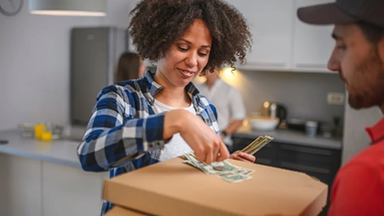Arti Cash on Delivery atau COD dalam Jual Beli Online, Pahami Juga Aturan dan Kelebihan - Kekurangannya