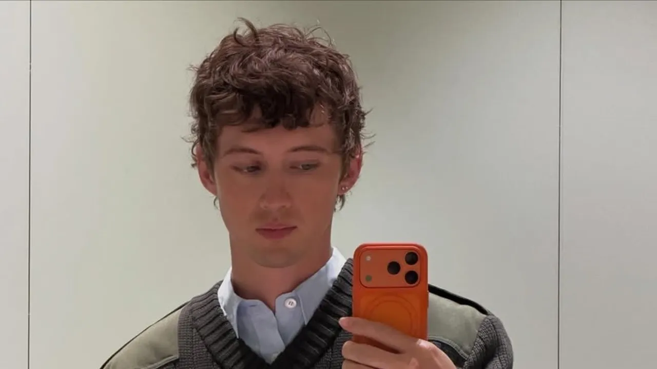 Arti dan Makna Lagu Angel Baby - Troye Sivan, Menemukan Cinta Sejati