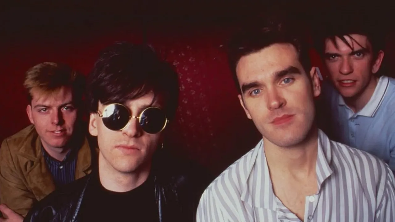 Arti dan Makna Lagu Heaven Knows I'm Miserable Now - The Smiths, Terjebak Dalam Kesedihan