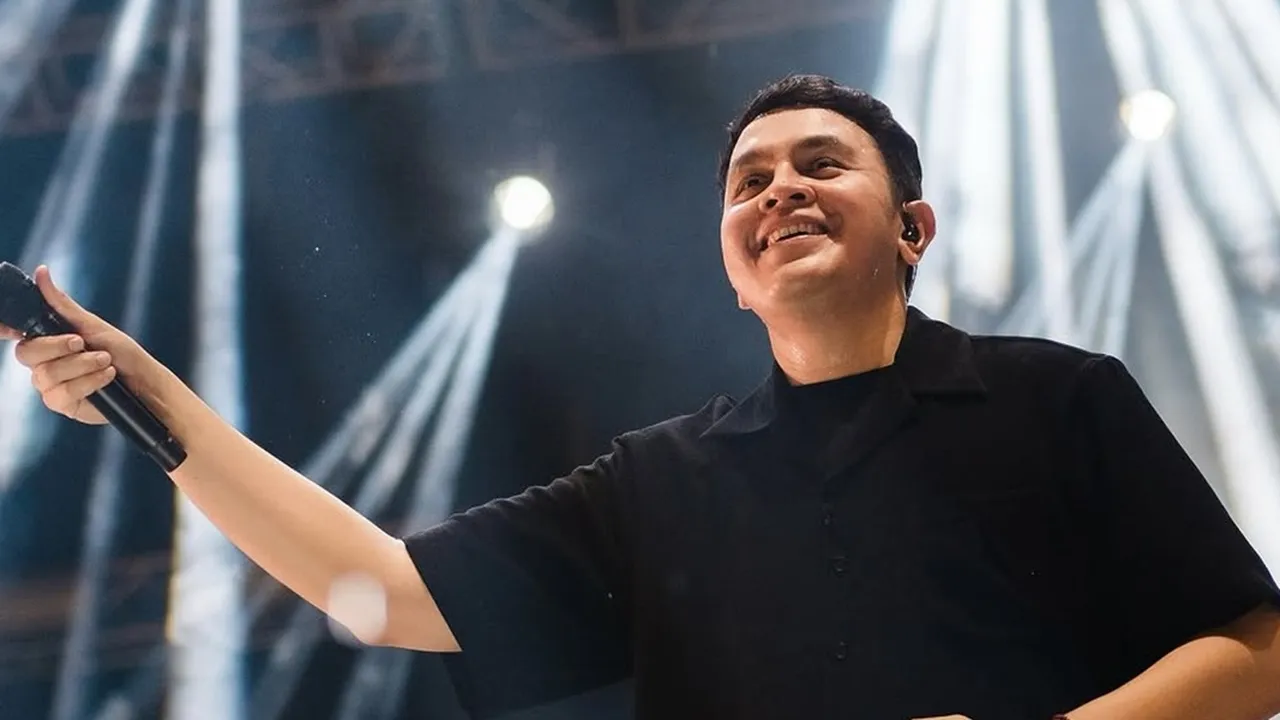 Arti dan Makna Lagu Langit Abu-Abu - Tulus yang Menggambarkan Rindu dan Luka Tak Terbalas