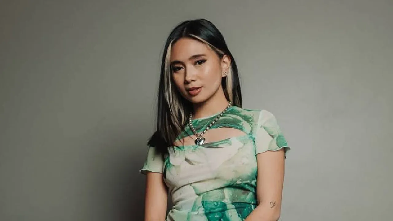Arti dan Makna Lagu Plot Twist Niki, Tentang Kejutan Dalam Hubungan Asmara