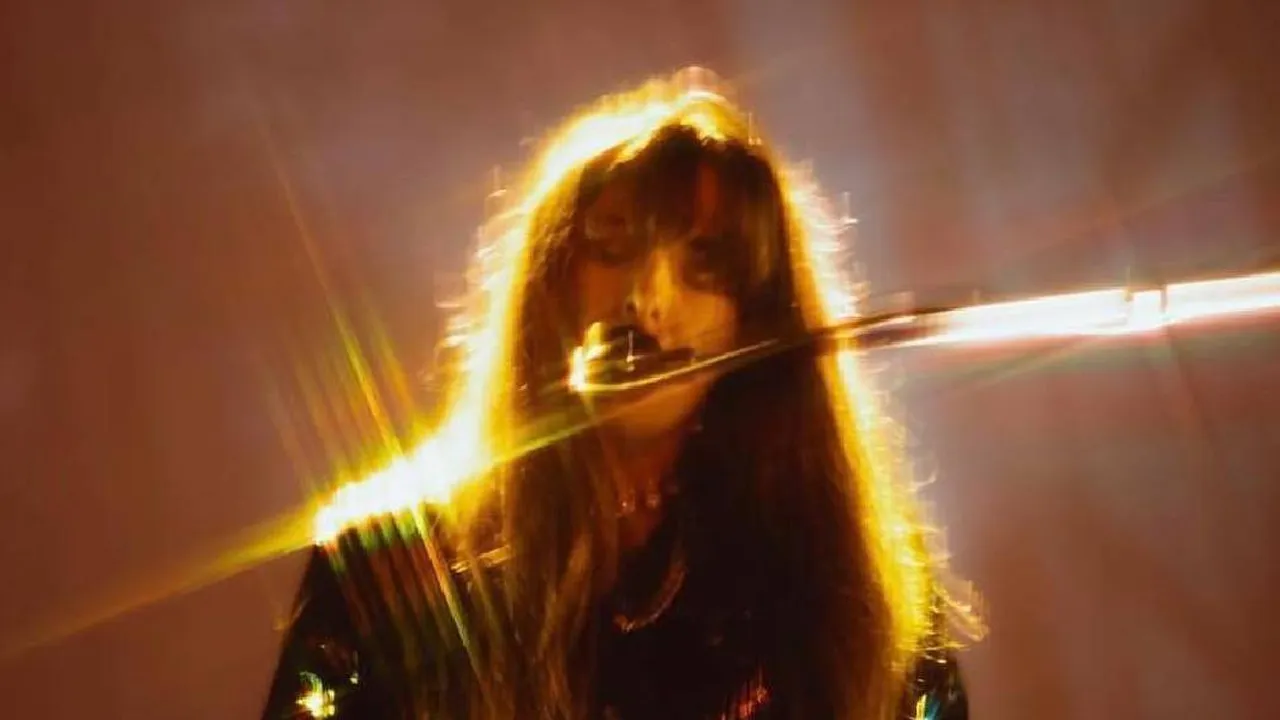 Arti dan Makna Lagu Space Song Beach House, Pesan Mendalam Usai Putus Cinta