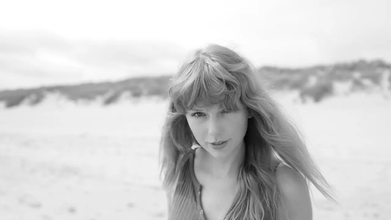 Arti dan Makna Lagu August - Taylor Swift, Tentang Cinta Musim Panas yang Singkat dan Penuh Kenangan