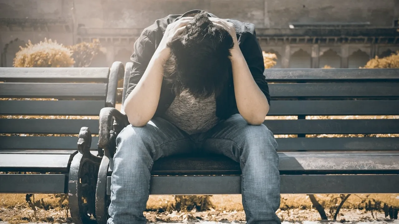 Arti Feeling Lonely dalam Hubungan Percintaan, Beserta Cara Mengatasinya dengan Tepat dan Bijak