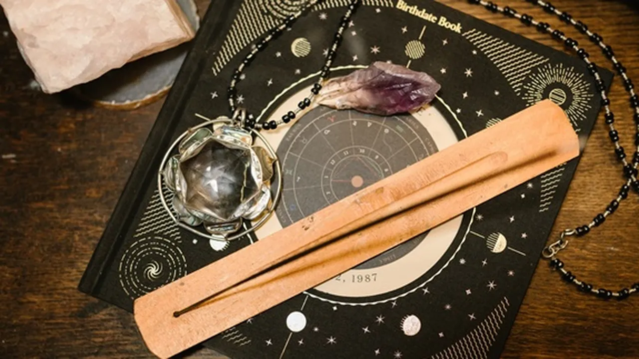 Arti Hari Lahir Menurut Astrologi, Primbon Jawa dan Pandangan Islam, Bisa Gambarkan Karakter Seseorang