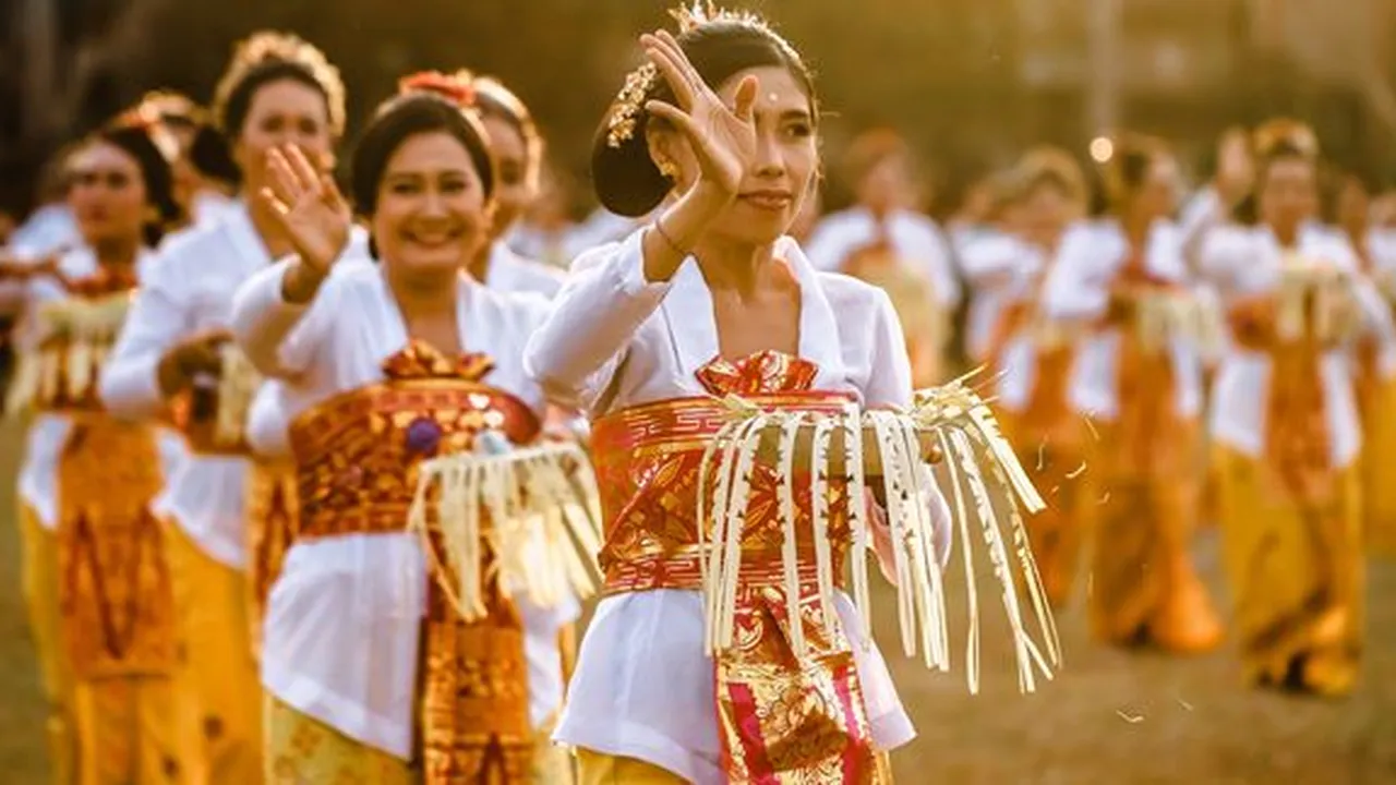 Arti Kata Tradisional Beserta Contoh Penggunaannya