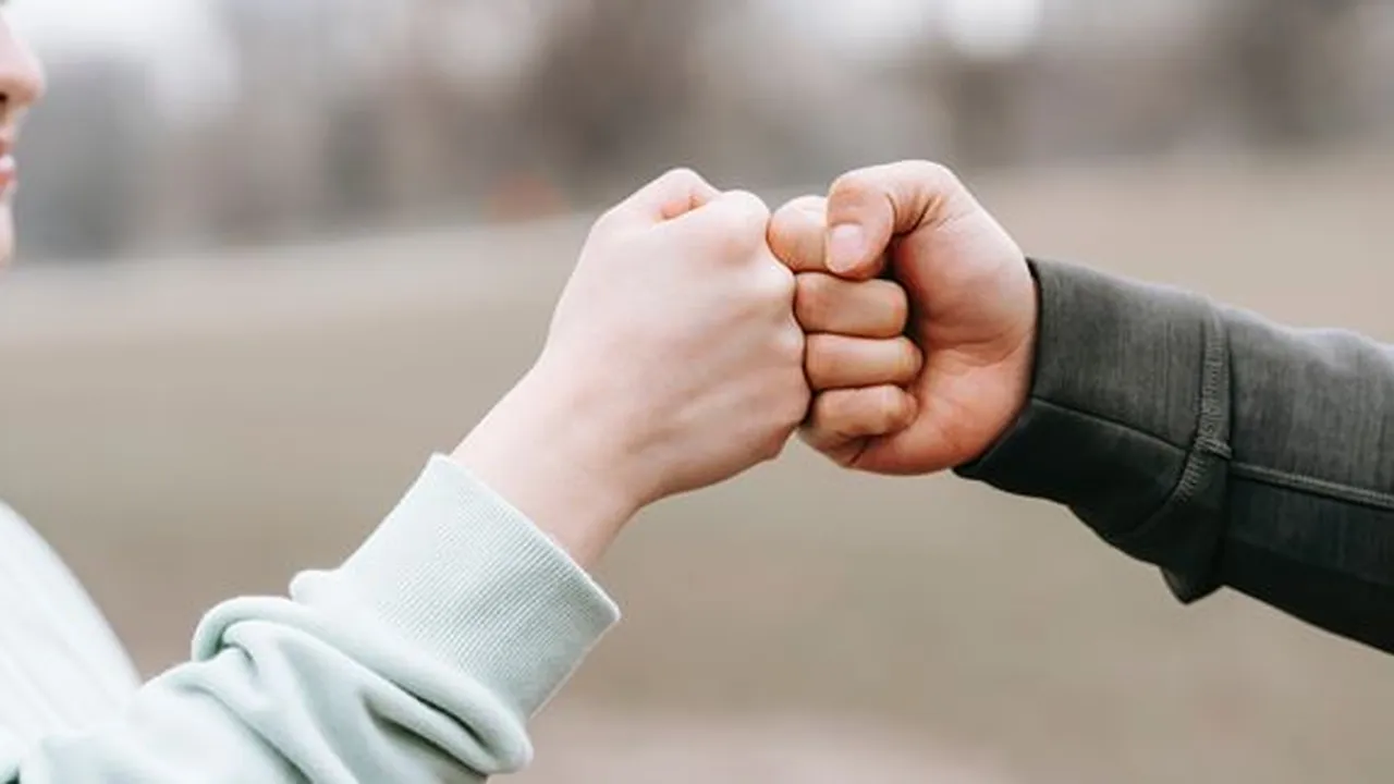 Arti Keep Strong Adalah Tetap Kuat, Beserta Kalimat Penyemangat Lainnya dalam Bahasa Inggris