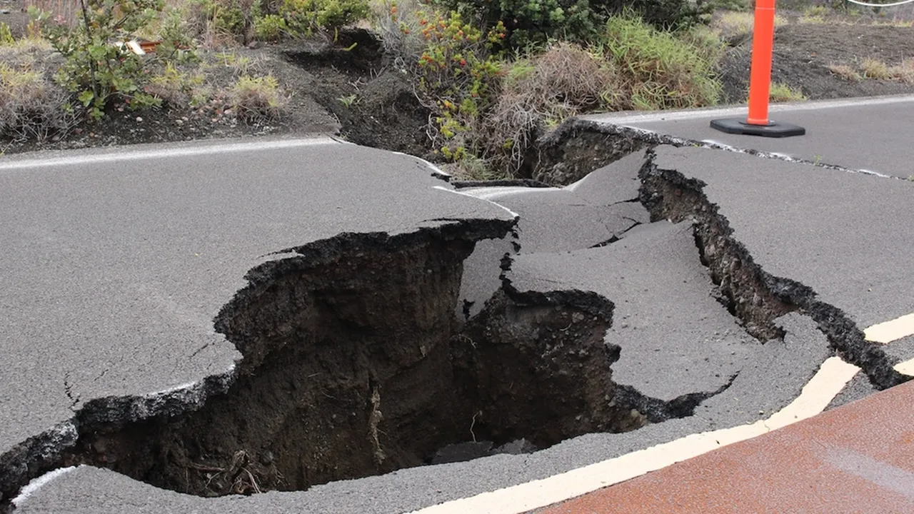 8 Arti Mimpi Gempa Bumi Menurut Primbon Jawa, Jadi Pertanda Masa Depan - Bentuk Psikologi