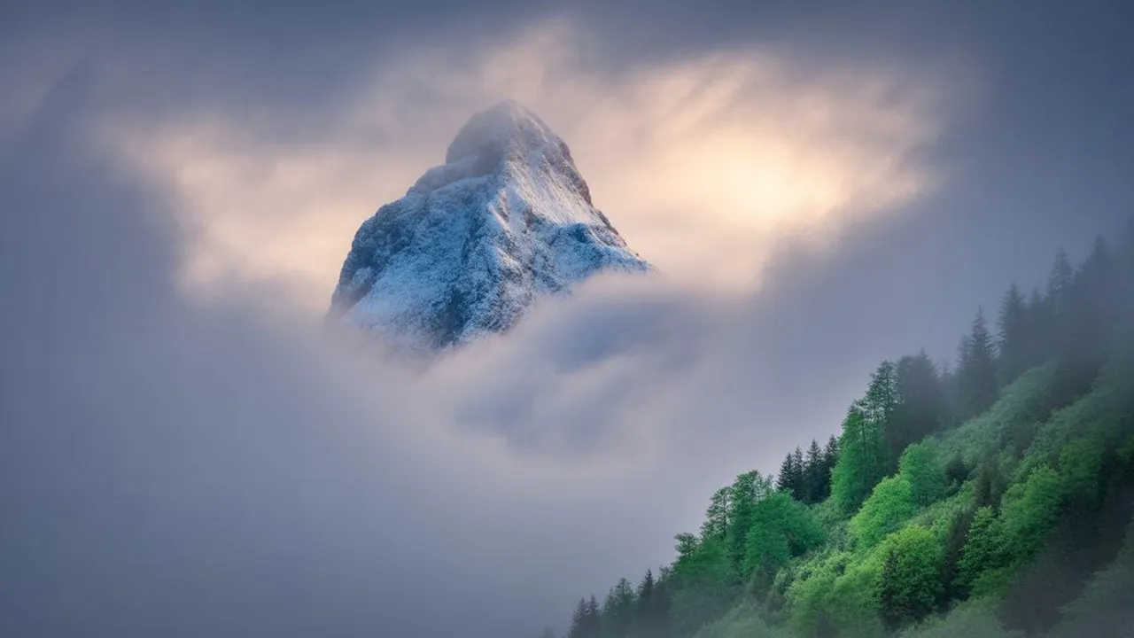 Arti Mimpi Melihat Gunung Berkabut: Makna dan Tafsir Lengkap