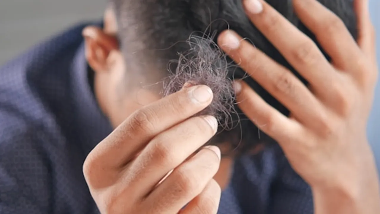 Arti Mimpi Rambut Rontok Banyak: Simbol Perubahan dan Kecemasan