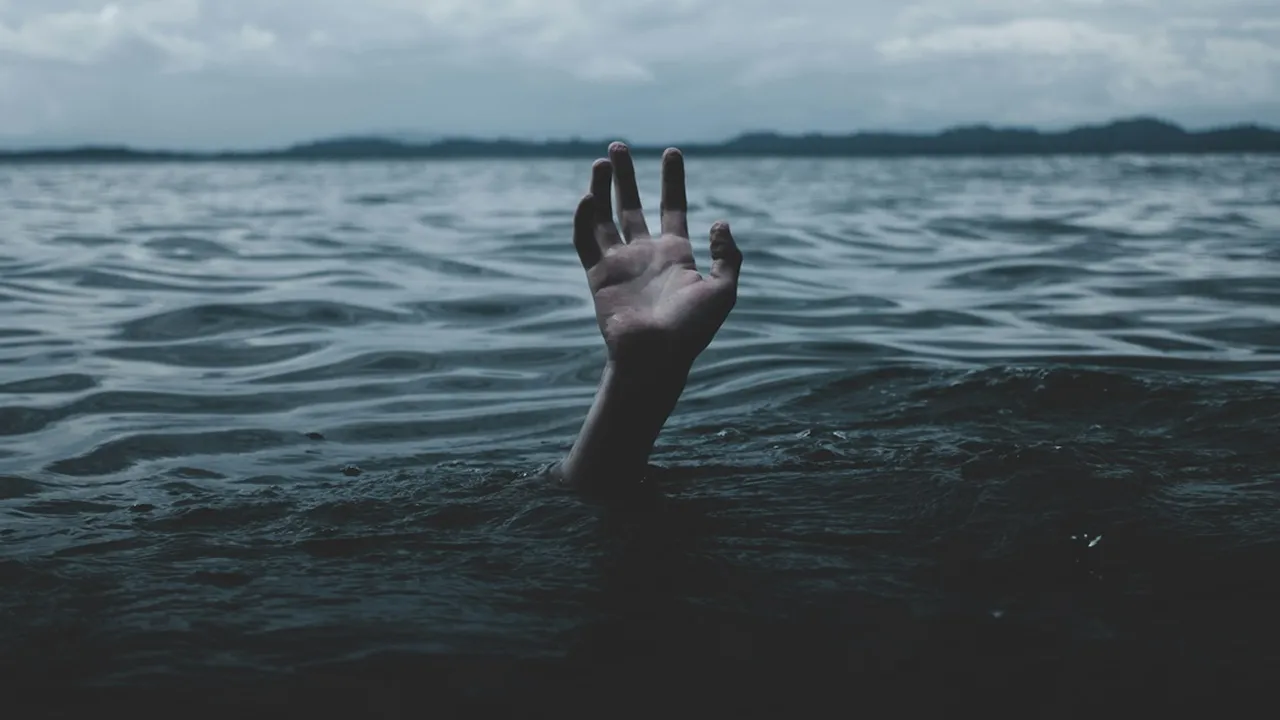 Arti Mimpi Tenggelam di Laut Menurut Primbon Jawa, Psikologi, dan Pandangan Islam