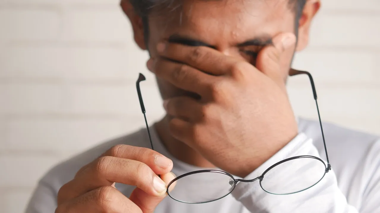 14 Arti Primbon Kedutan Mata Kanan Bawah dan Pandangan Medis, Pertanda Baik atau Buruk?