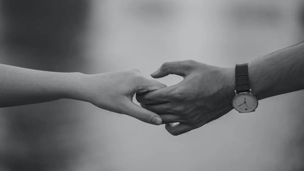 Arti Stay With Me Adalah Tetaplah Bersamaku, Ketahu Pula Kalimat-Kalimat yang Miliki Makna Sejenis