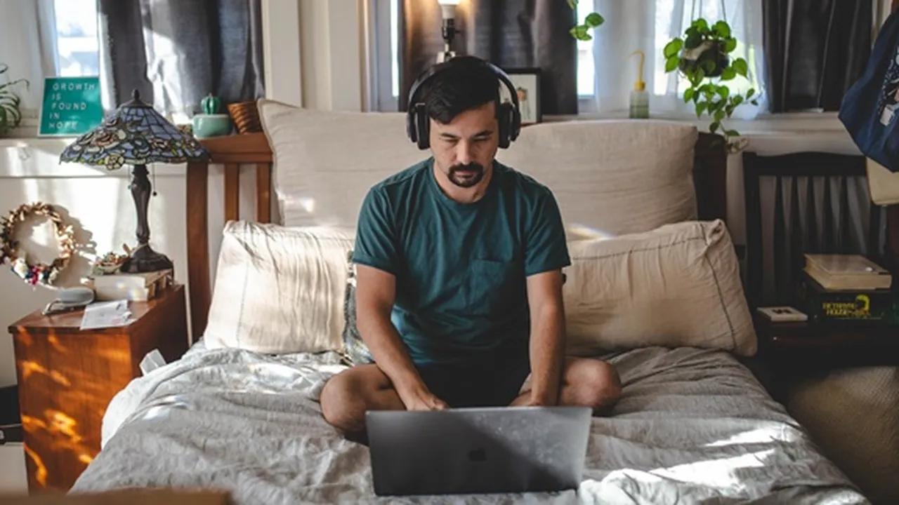 Arti Work From Home, Kelebihan dan Kekurangan, Beserta Tips Menjalaninya