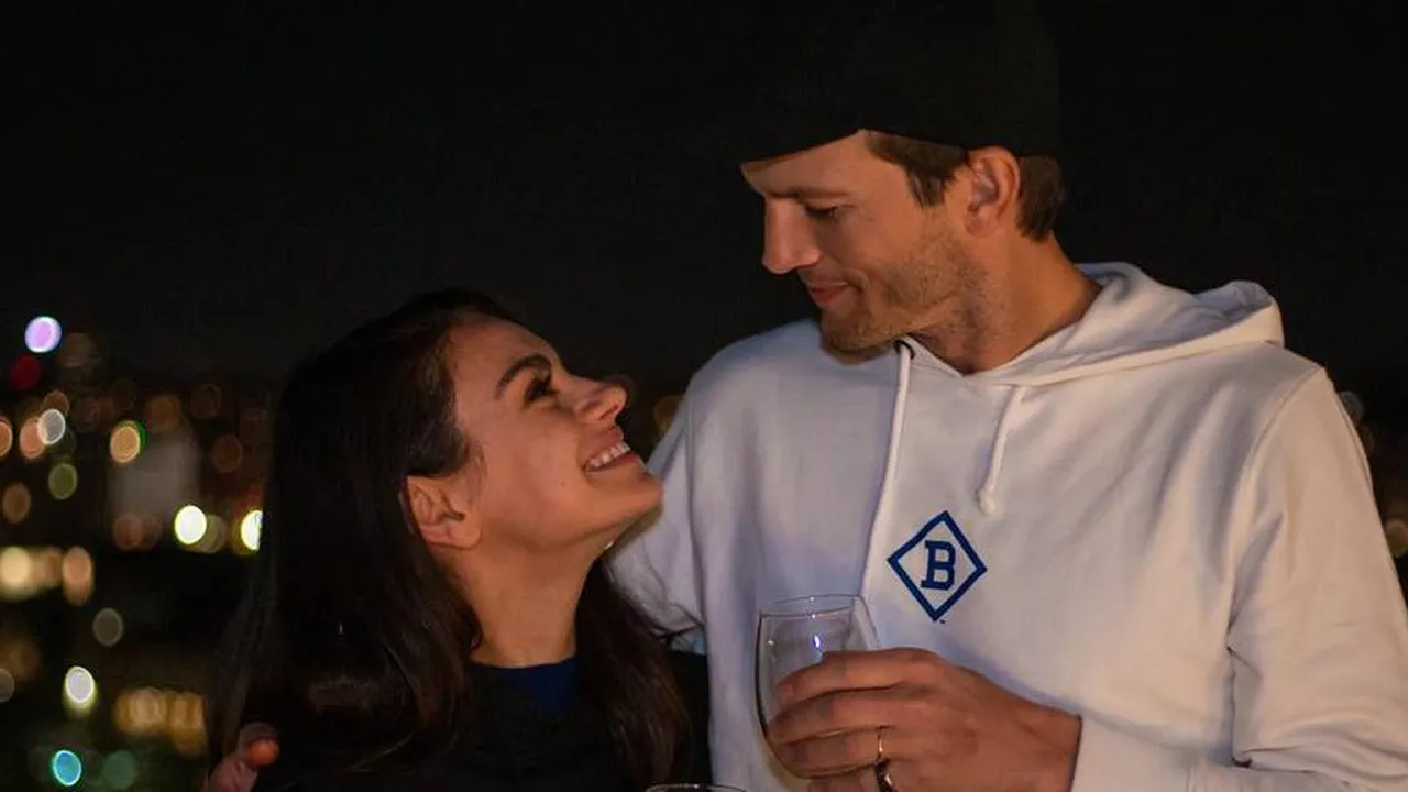 Ashton Kutcher - Mila Kunis Hadapi Rumor Perceraian dengan Cara Amat Savage!