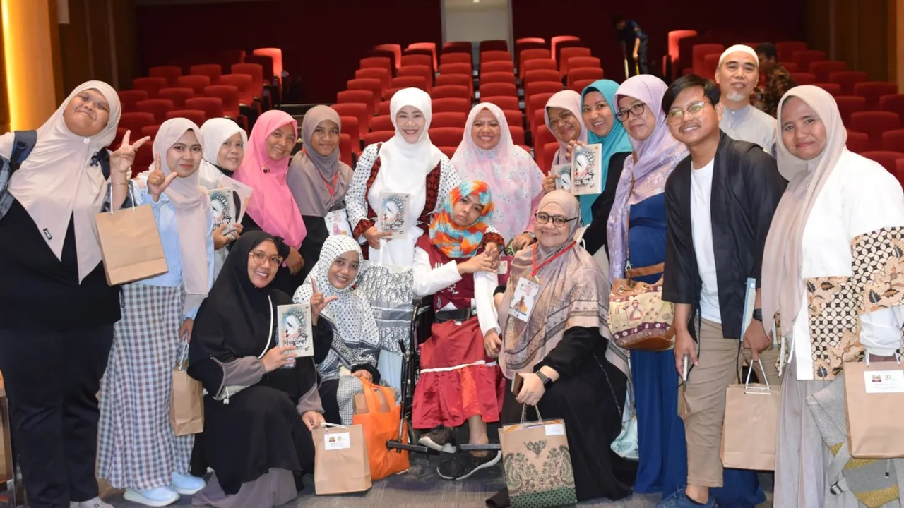 Asma Nadia Ajak Penulis Muda Menyuarakan Kebaikan Lewat Tulisan