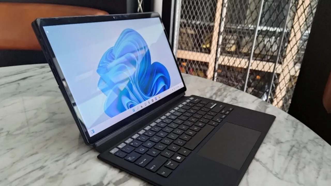 ASUS Vivobook 13 Slate OLED (T3300), Laptop Sekaligus Tablet Kekinian dengan Layar OLED dan Fitur Super Lengkap!