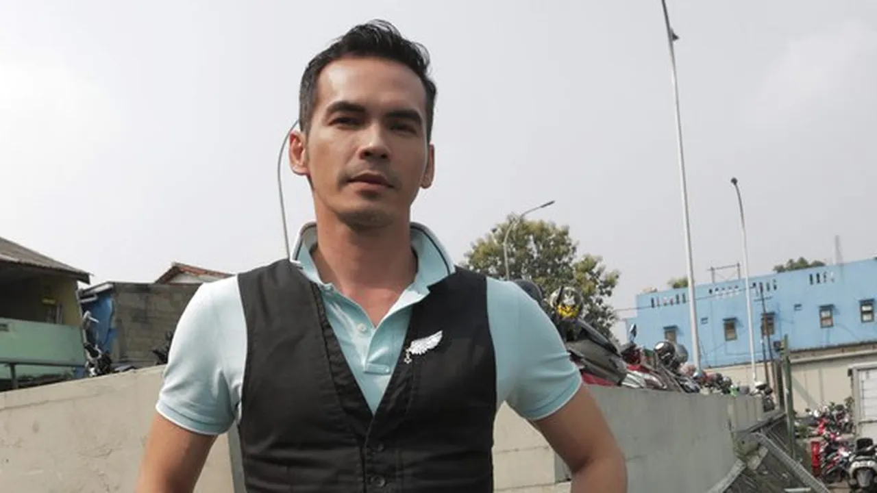Atalarik Syach Santai Menunggu Proses Kasus Pencemaran Nama Baik Atalarik Syach Santai Menunggu Proses Kasus Pencemaran Nama Baik