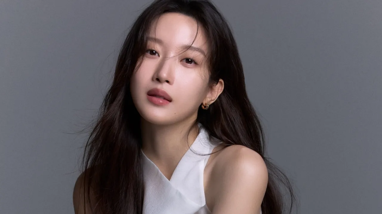 Aura Elegan Moon Ga Young di Foto Profil Terbaru