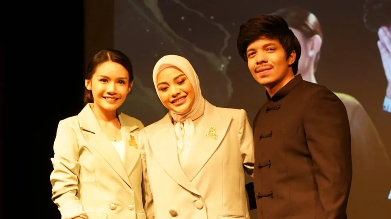 Aurel Hermansyah Dapat Body Shaming, Atta Halilintar Ciptakan Lagu 'Berhak Bahagia' Aurel Hermansyah Dapat Body Shaming, Atta Halilintar Ciptakan Lagu 'Berhak Bahagia'