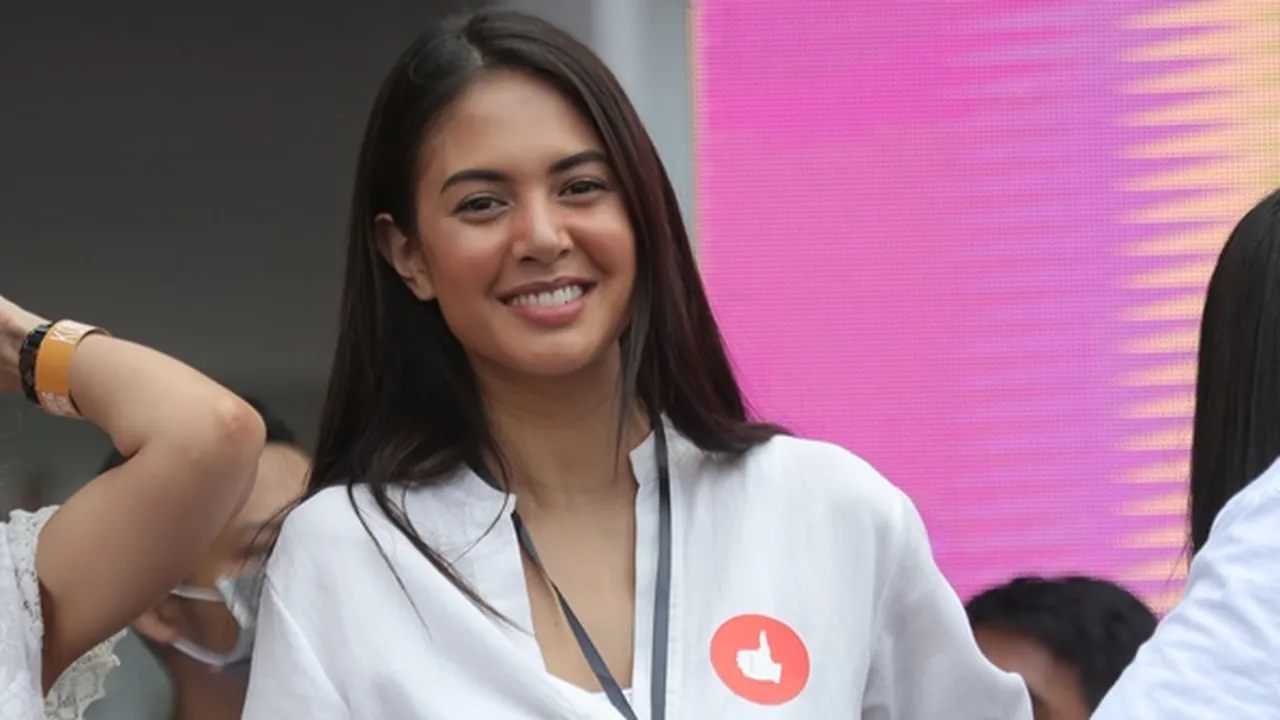 Aurelie Moeremans Pakai Masker Terbuat Dari Celana Dalam, Netizen Langsung Heboh Aurelie Moeremans Pakai Masker Terbuat Dari Celana Dalam, Netizen Langsung Heboh