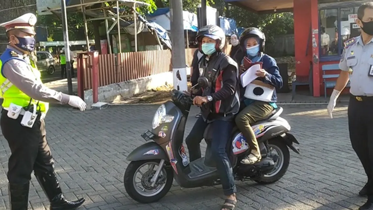 Awali PSBB Malang Raya, Beberapa Kendaraan Diminta Putar Balik